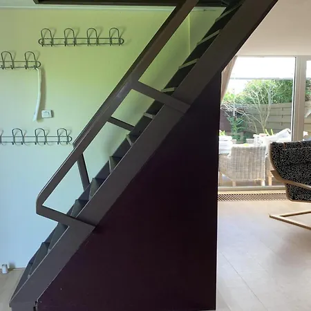 Dom wakacyjny Attractive Near Sint Maartensvlotbrug