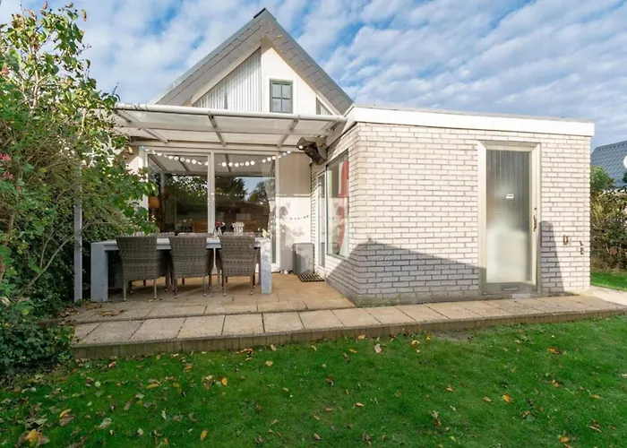 Attractive Near * Sint Maartensvlotbrug