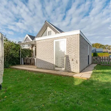 Attractive Near Nyaraló Sint Maartensvlotbrug