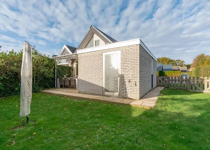 Attractive Near Dom wakacyjny Sint Maartensvlotbrug